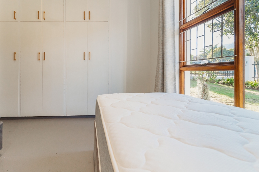 7 Bedroom Property for Sale in Loerie Park Western Cape